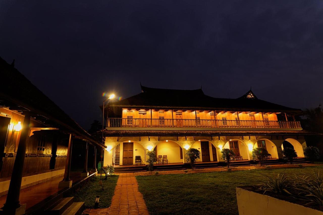 Kumarakom Heritage Resort Котаям Екстериор снимка