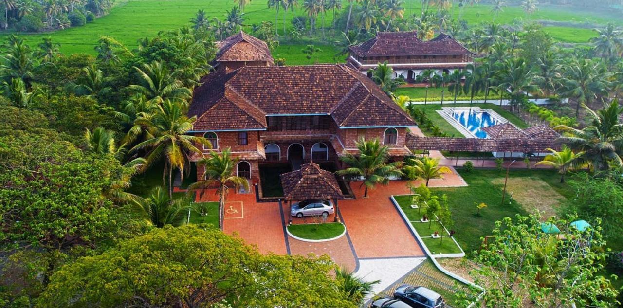Kumarakom Heritage Resort Котаям Екстериор снимка