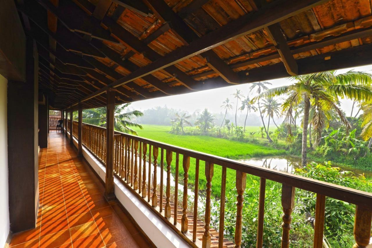 Kumarakom Heritage Resort Котаям Екстериор снимка