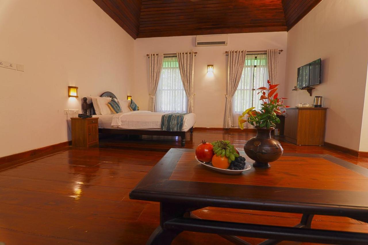 Kumarakom Heritage Resort Котаям Екстериор снимка
