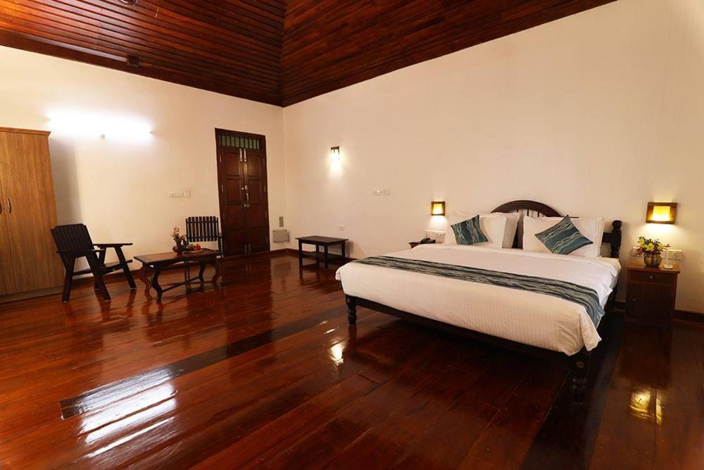 Kumarakom Heritage Resort Котаям Екстериор снимка