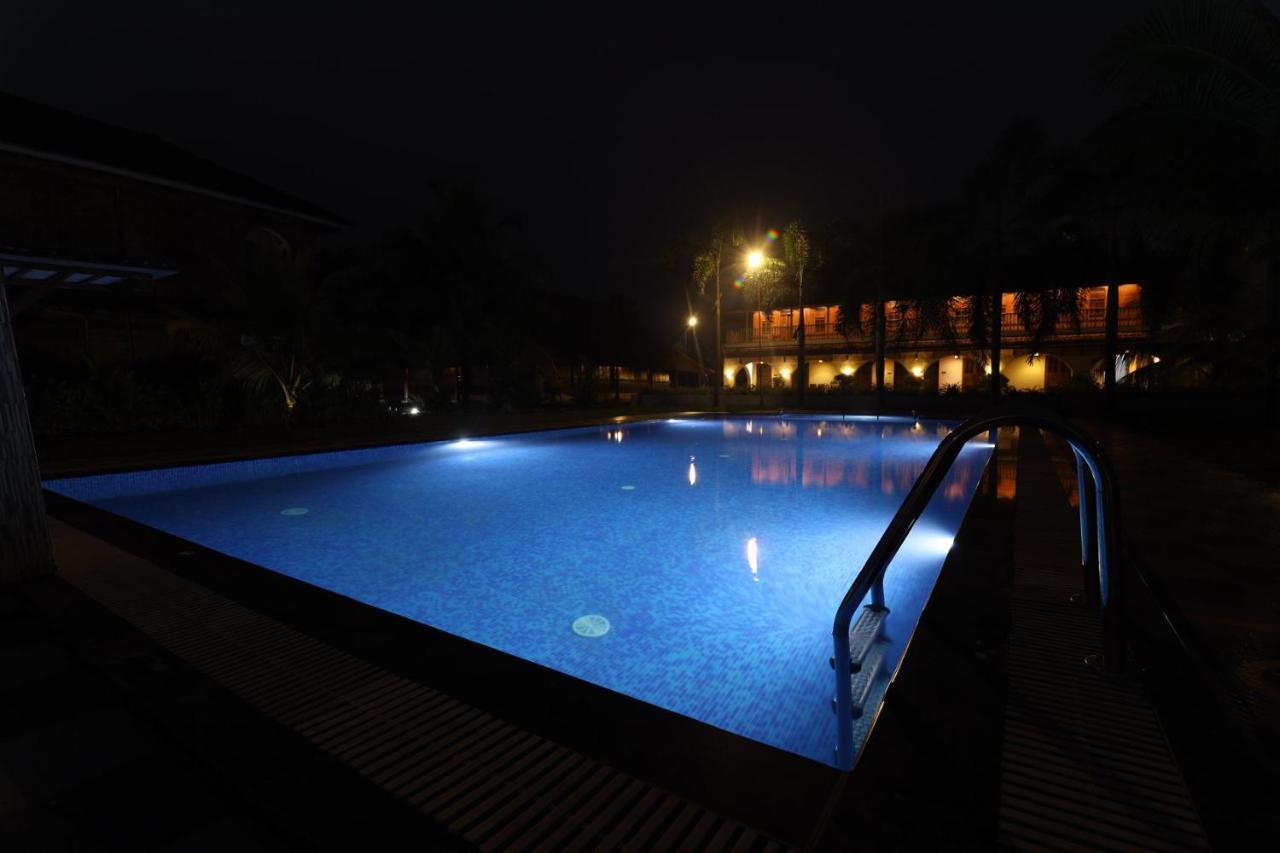 Kumarakom Heritage Resort Котаям Екстериор снимка
