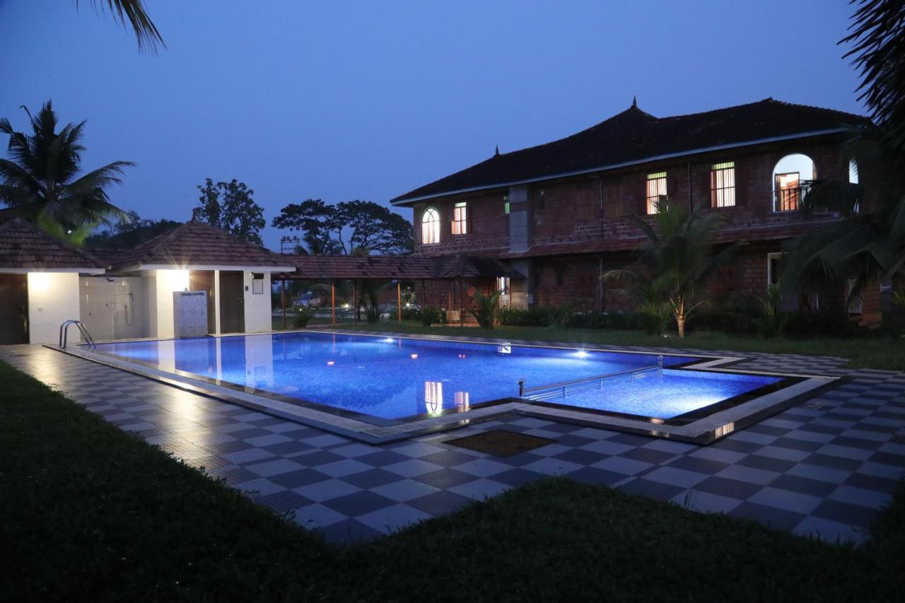 Kumarakom Heritage Resort Котаям Екстериор снимка